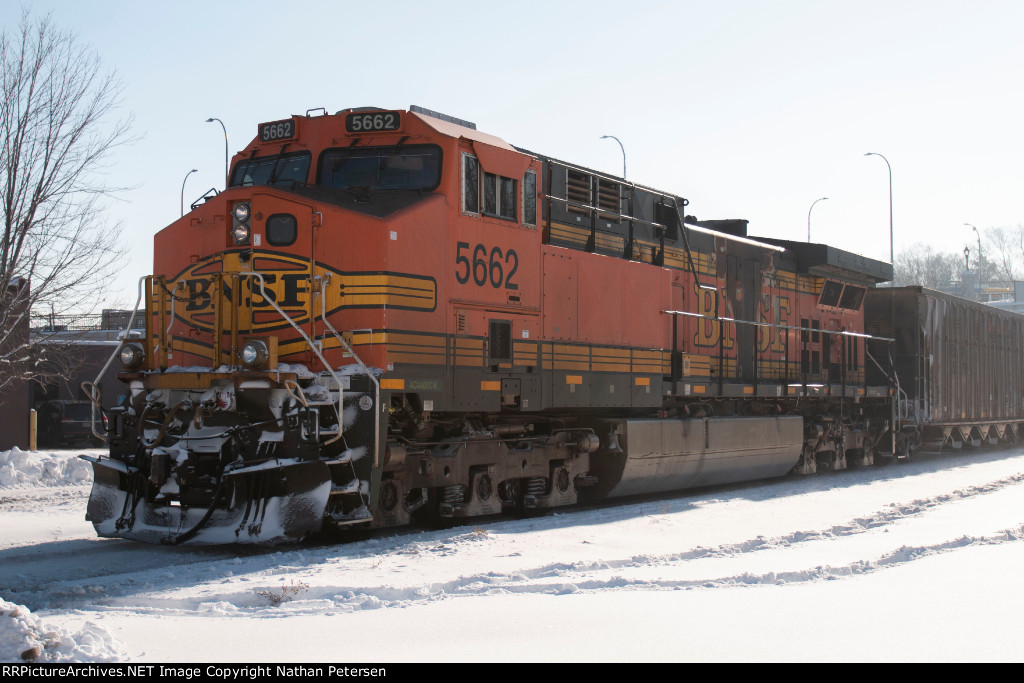 BNSF 5662